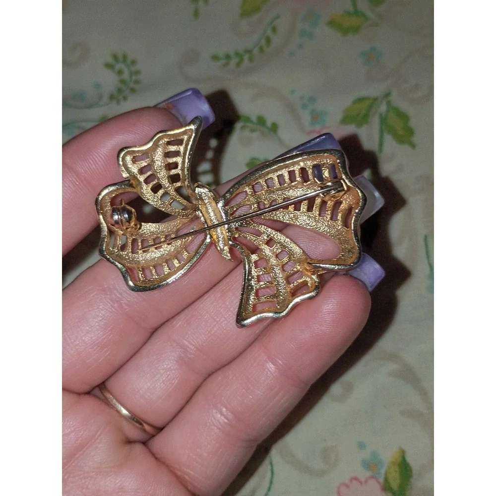 Gold Toned Open‎ Metal Ribbon Bow Brooch Unmarked 2 Inch Vintage